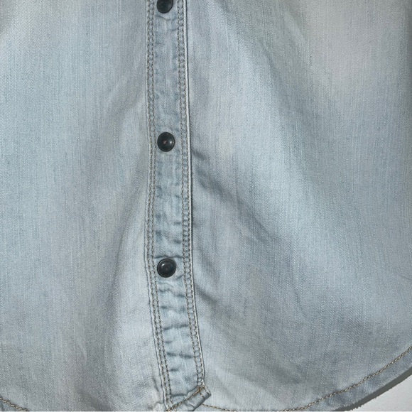 Blank NYC chambray light wash denim button down shirt SIZE: SMALL - Picture 2 of 9